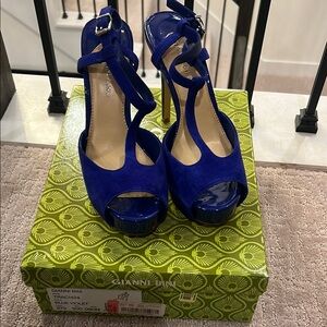 Gianni Bini Women's Blue Heels